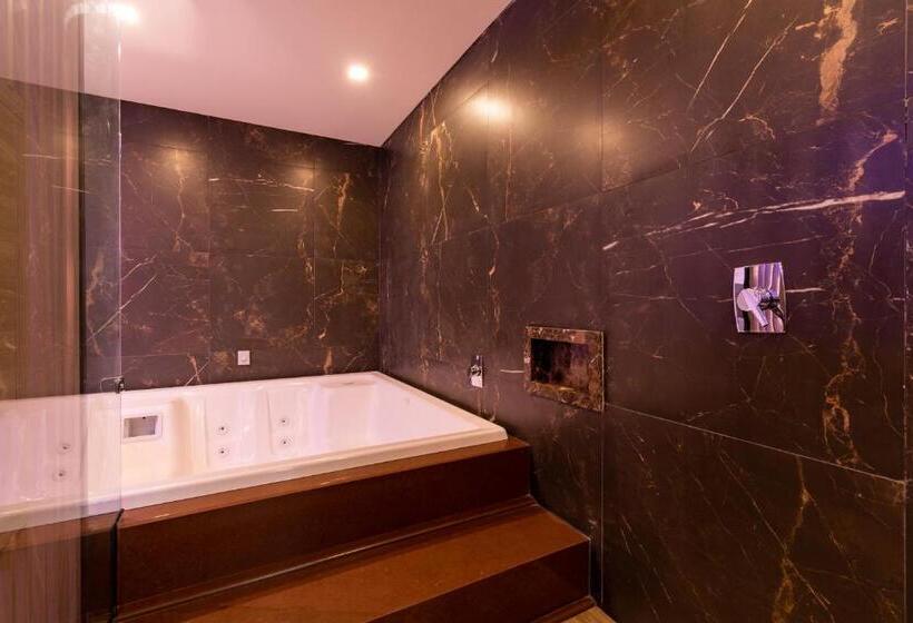 Люкс Повышенной Комфортности, Drops Motel Manaus