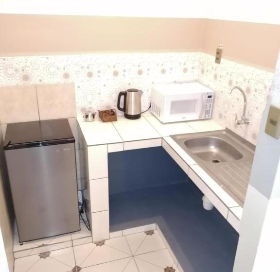 اتاق استاندارد با چشم‌انداز کوهستان, Cesare