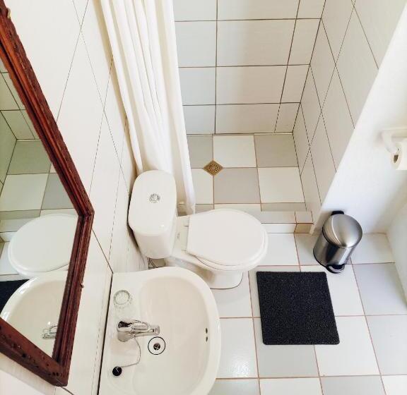 اتاق استاندارد با چشم‌انداز کوهستان, Cesare