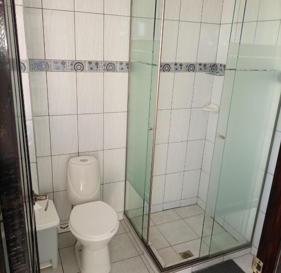 اتاق استاندارد سه نفره, Cesare