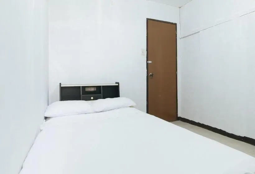 スタンダードルーム, Cristian Jay Dormitory By Reddoorz