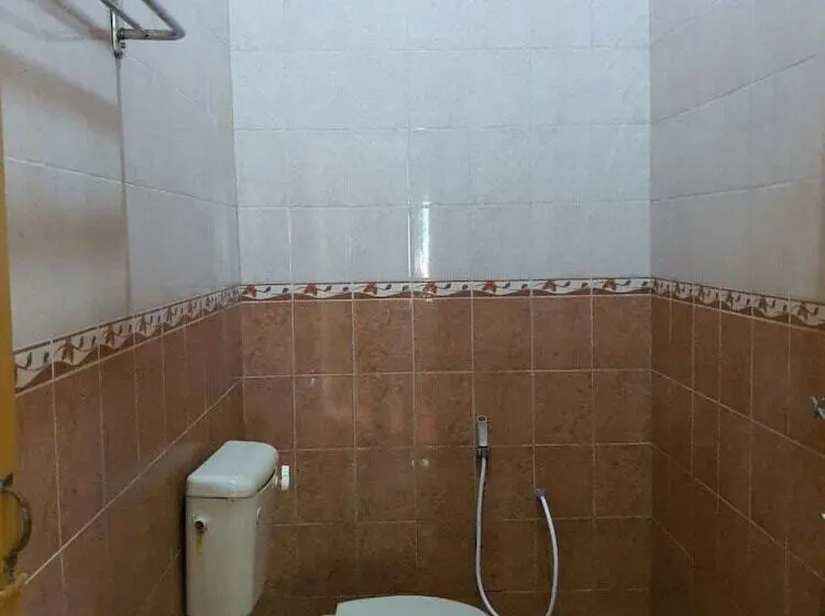 Perhesviitti, Oyo 90404 Z Dirgahayu 313