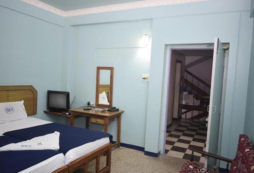 スタンダードトリプルルーム, Sri Krishna Vilas