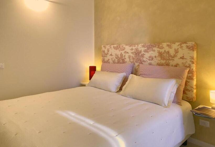 غرفة قياسية مطلّة علي البحيرة, Villa Lina