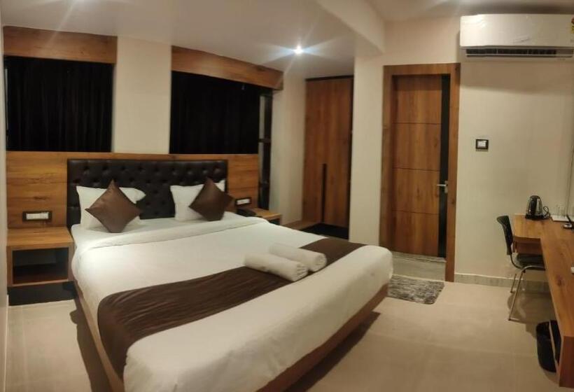 Chambre Deluxe, Aditya Inn