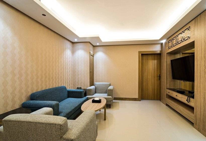 Family Suite, Mirnian