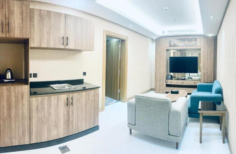 سوییت اجرایی, Mirnian