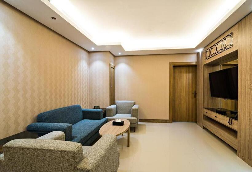 سوییت خانوادگی, Mirnian