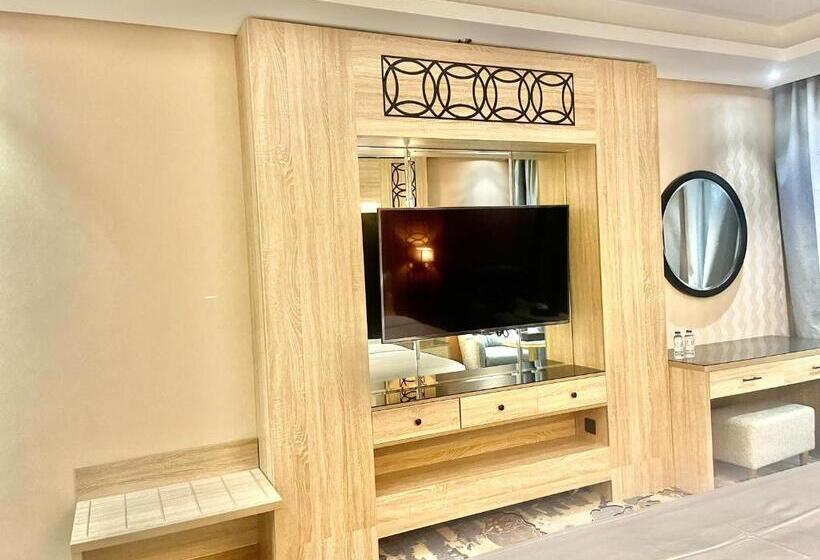 سوییت اجرایی, Mirnian