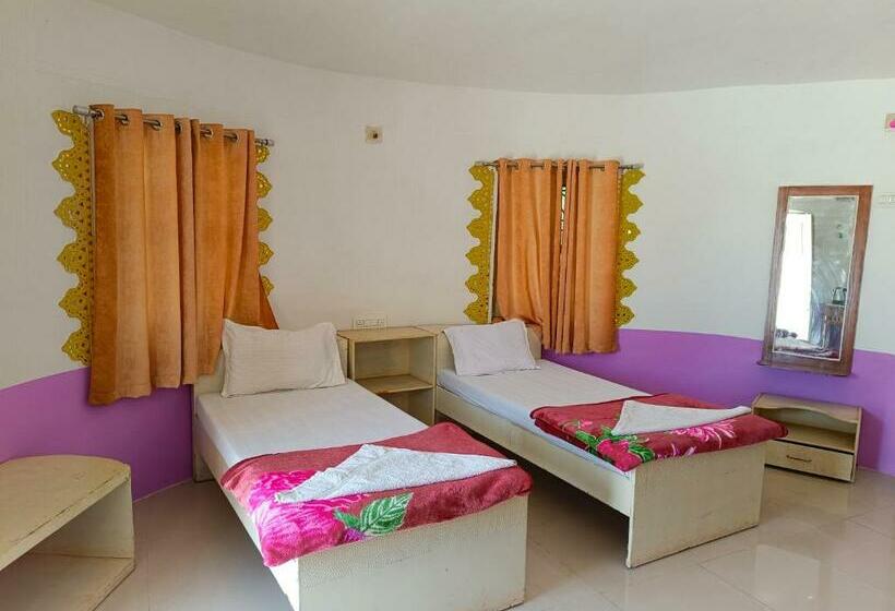 디럭스 룸, Rann Of Kachchh