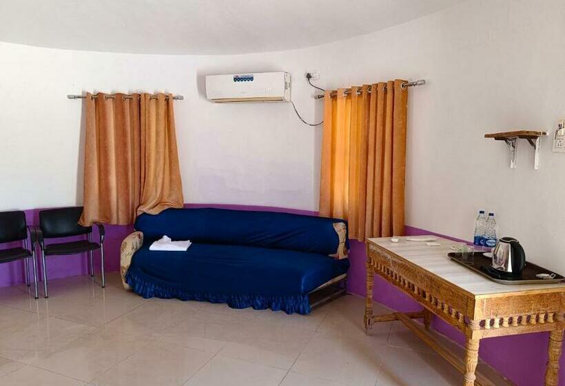 디럭스 룸, Rann Of Kachchh