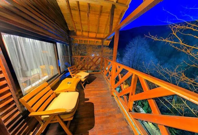 کلبه ییلاقی, The Canyon Kartepe And Restoran