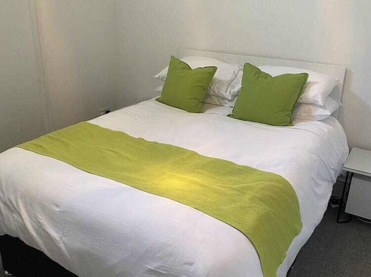 コンフォートトリプルルーム, The Tiger Inn