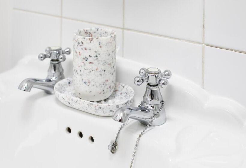 キングサイズベッドのデラックスルーム, The Tiger Inn