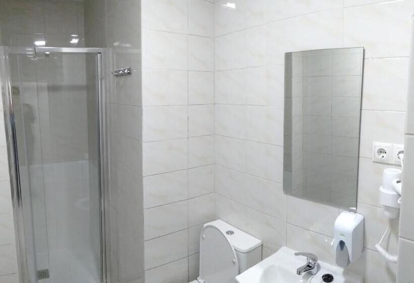 اتاق استاندارد با سرویس بهداشتی مشترک, Hostal Noche Y Dia