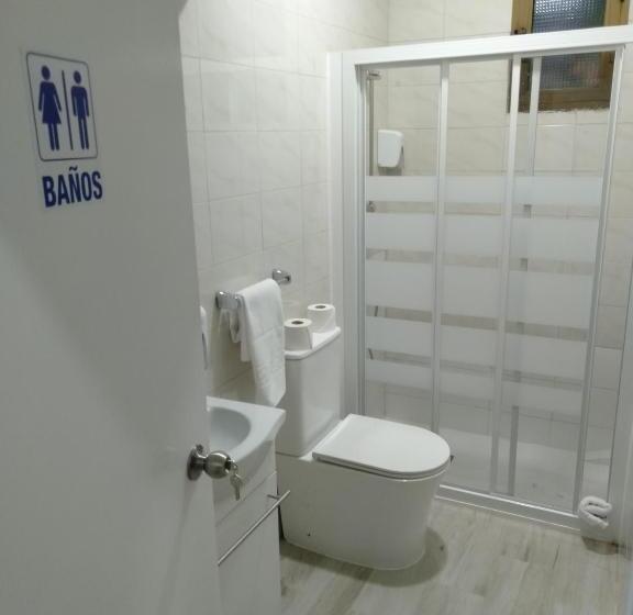 اتاق استاندارد با سرویس بهداشتی مشترک, Hostal Noche Y Dia