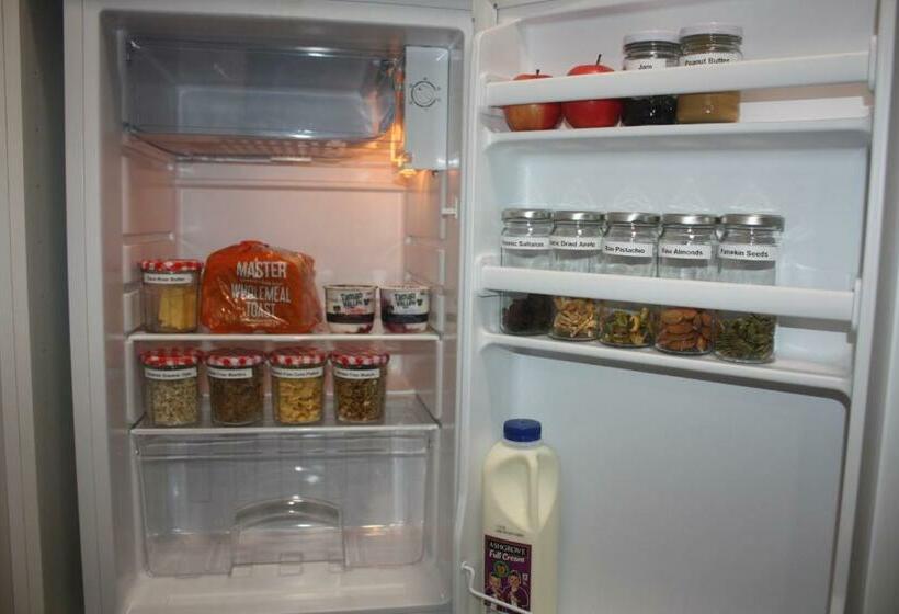 スタンダードトリプルルーム, Spring Hill