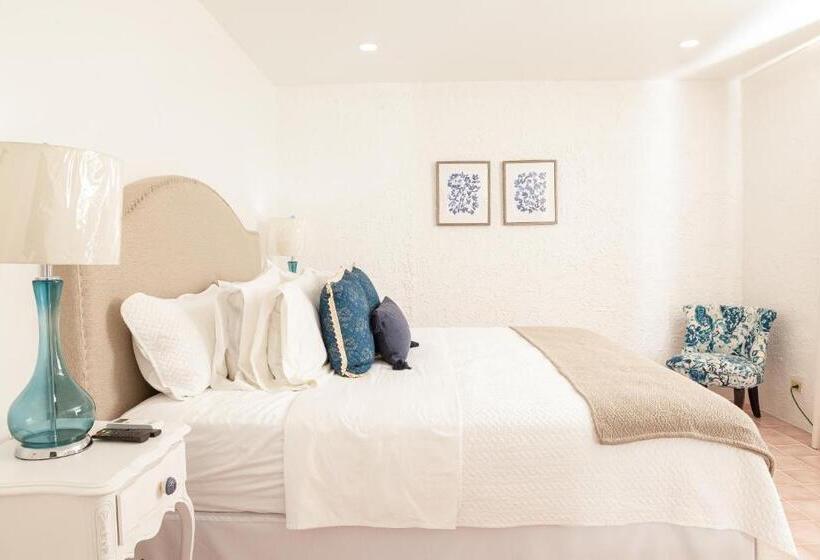 اتاق لوکس با تخت بزرگ, Angeli Gardens Boutique