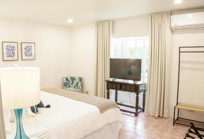 اتاق لوکس با تخت بزرگ, Angeli Gardens Boutique