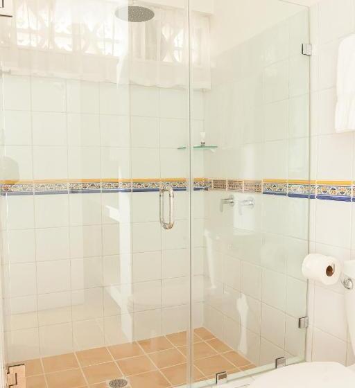 اتاق لوکس با تخت بزرگ, Angeli Gardens Boutique