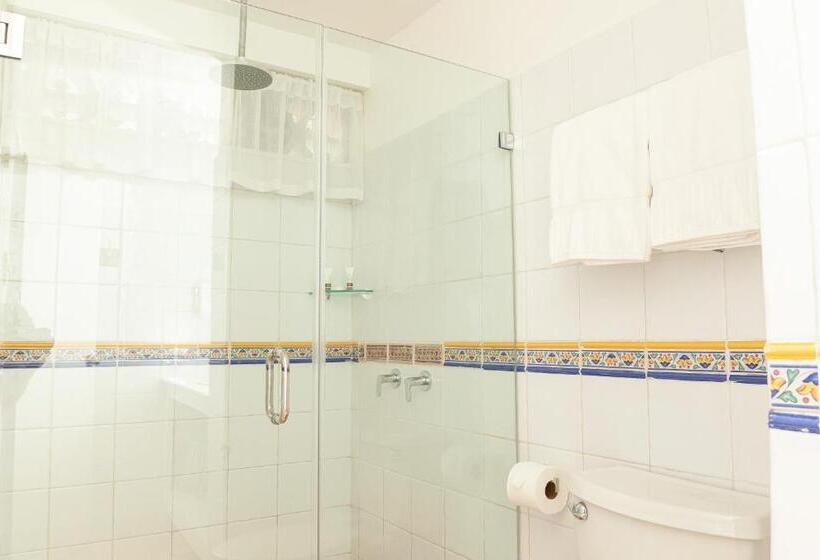 اتاق لوکس با تخت بزرگ, Angeli Gardens Boutique