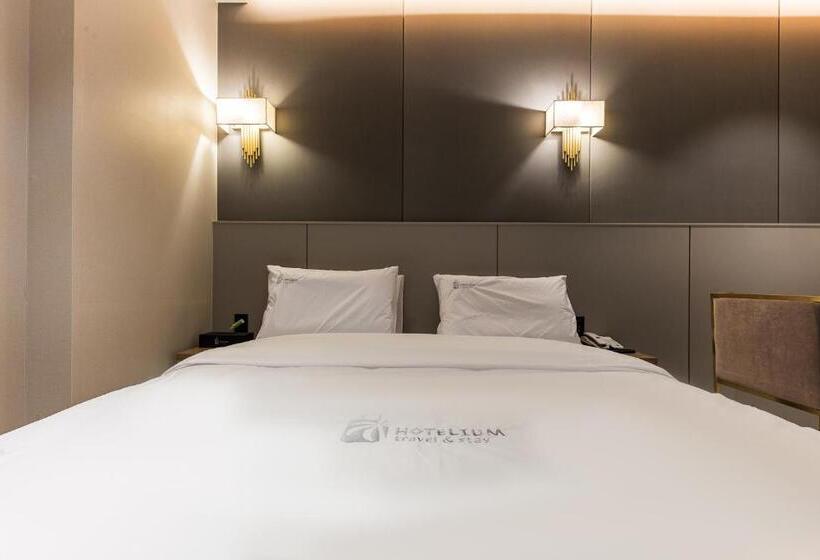 Номер Deluxe, Lium