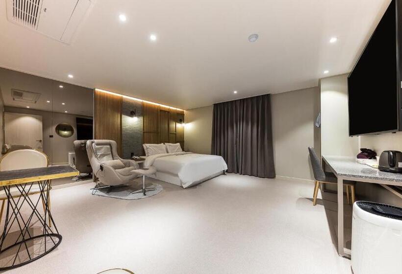 Люкс Superior, Lium