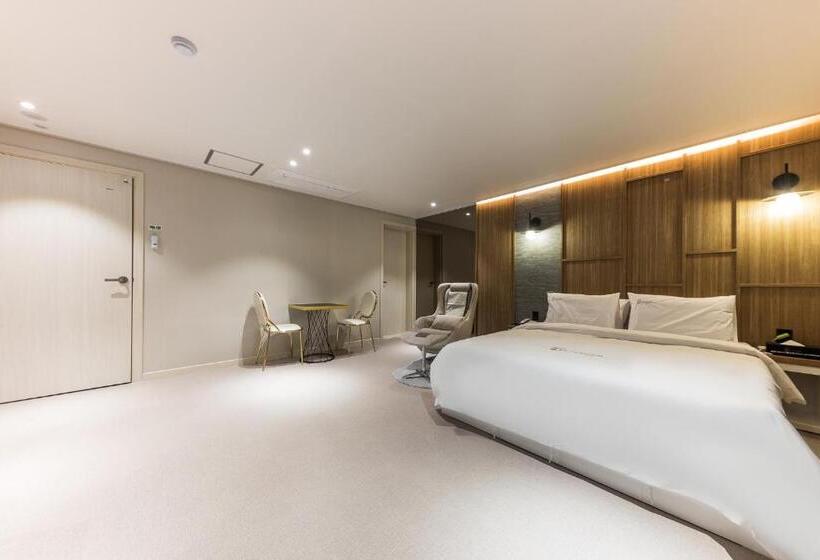 Люкс Superior, Lium