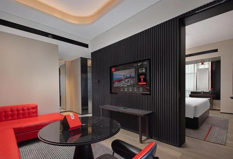 سوییت اجرایی, Radisson Red Hotel Zhuhai Gongbei Port