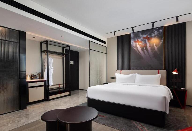 غرفة ديلوكس مطلّة علي البحر, Radisson Red Hotel Zhuhai Gongbei Port