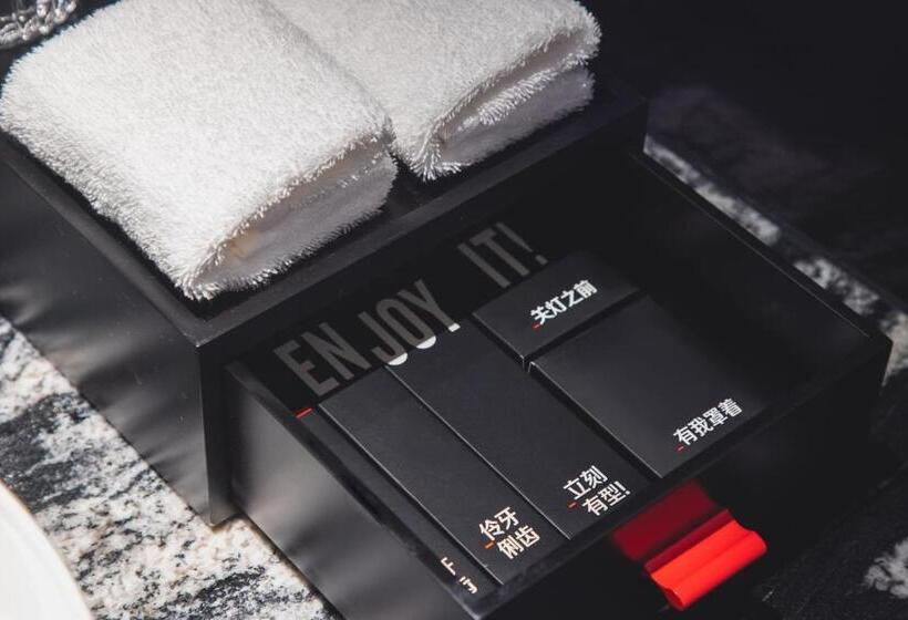 غرفة ديلوكس مطلّة علي البحر, Radisson Red Hotel Zhuhai Gongbei Port