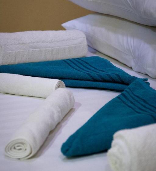 اتاق استاندارد, Ninos K.guraidhoo