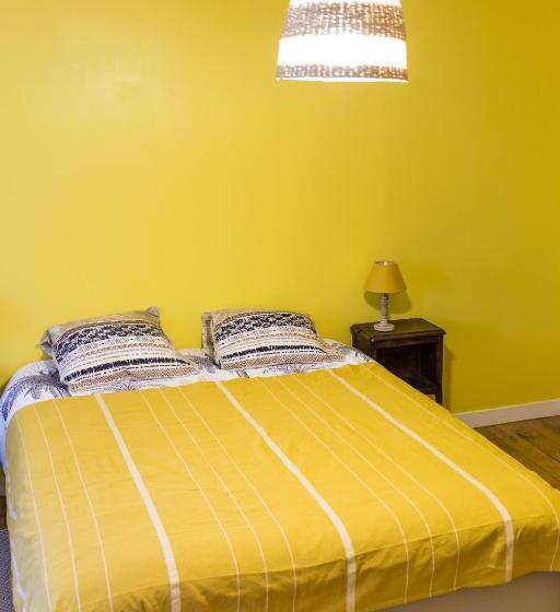 غرفة قياسية مزوَّدة بتراس, La Tour Cachée