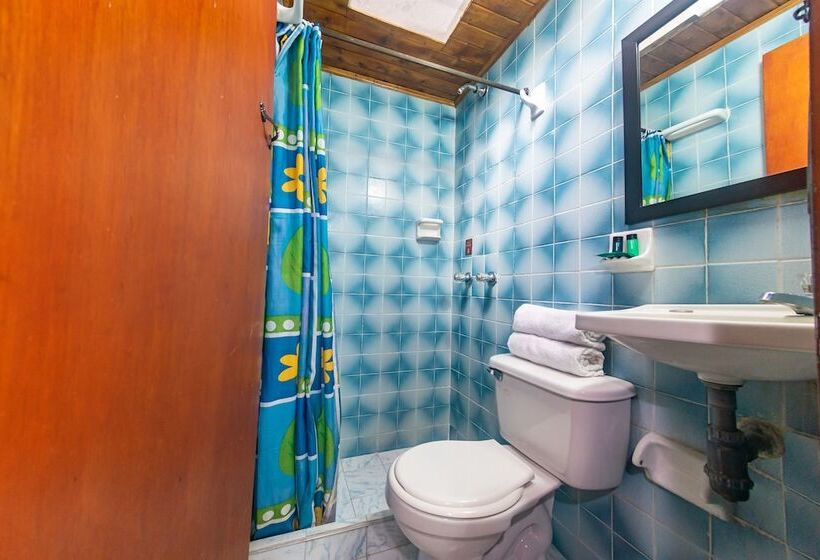 اتاق استاندارد سه نفره, Ayenda Pakande