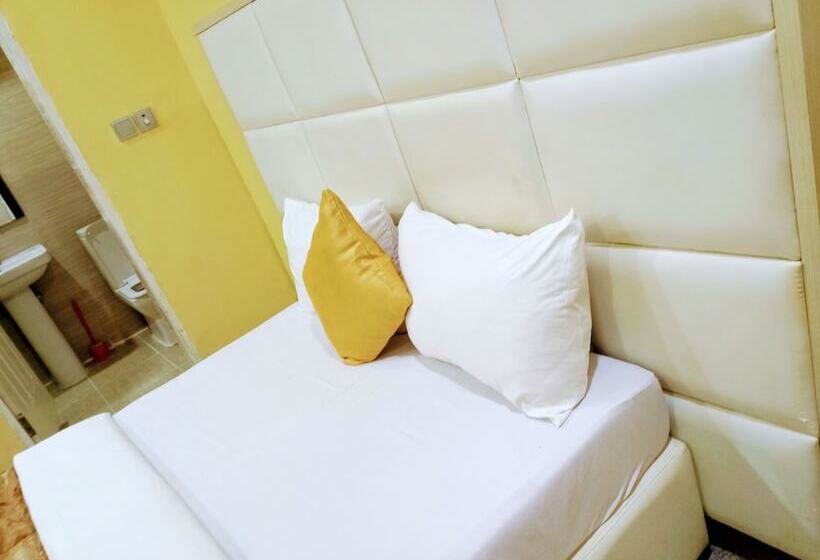 اتاق لوکس, Jaiye S Place