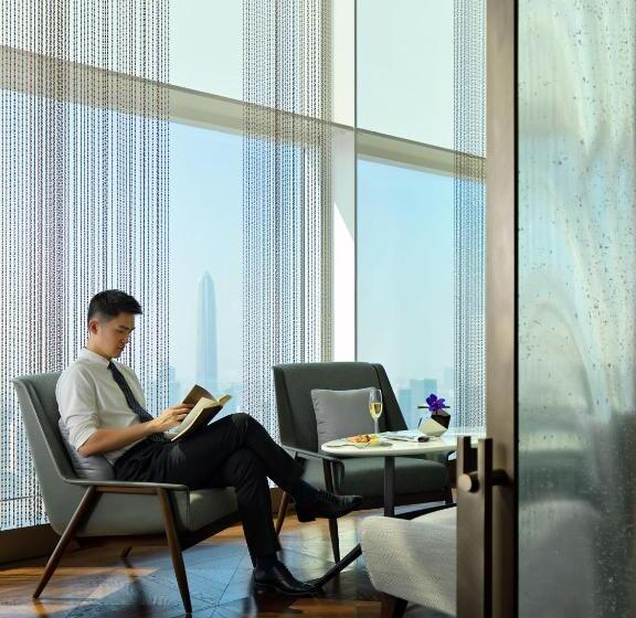 Номер Superior, Mandarin Oriental Shenzhen