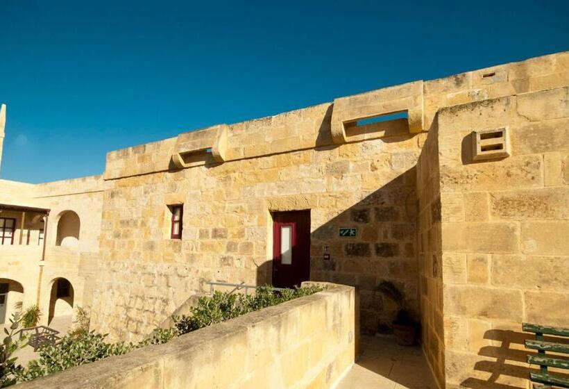 اتاق لوکس با بالکن, Mulberries