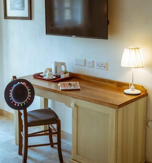 اتاق استاندارد با چشمانداز باغ, Mulberries