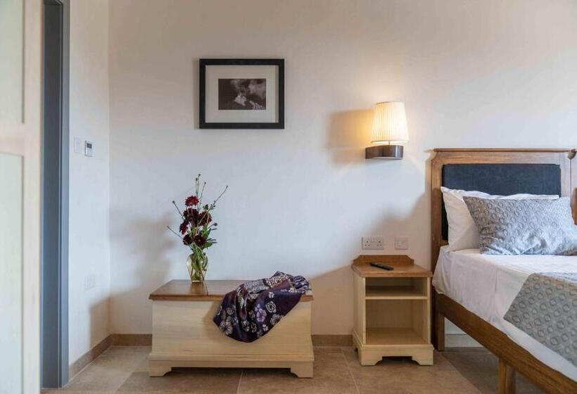 اتاق استاندارد با چشمانداز باغ, Mulberries