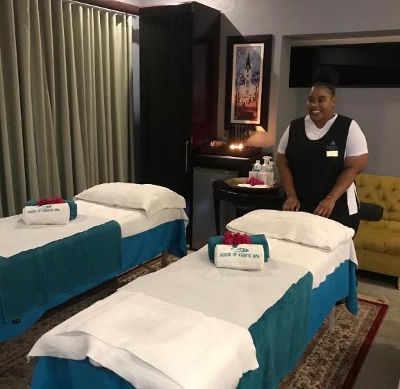 סוויטה אקזקיוטיב, Sasavona Boutique