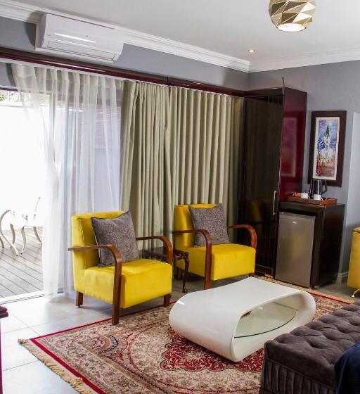 סוויטה אקזקיוטיב, Sasavona Boutique