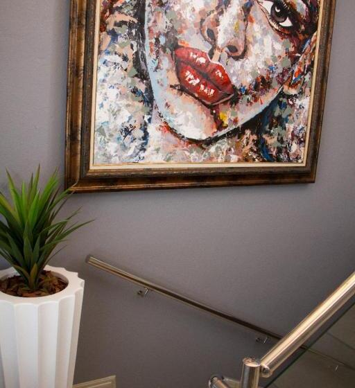 סוויטה נשיאותית, Sasavona Boutique