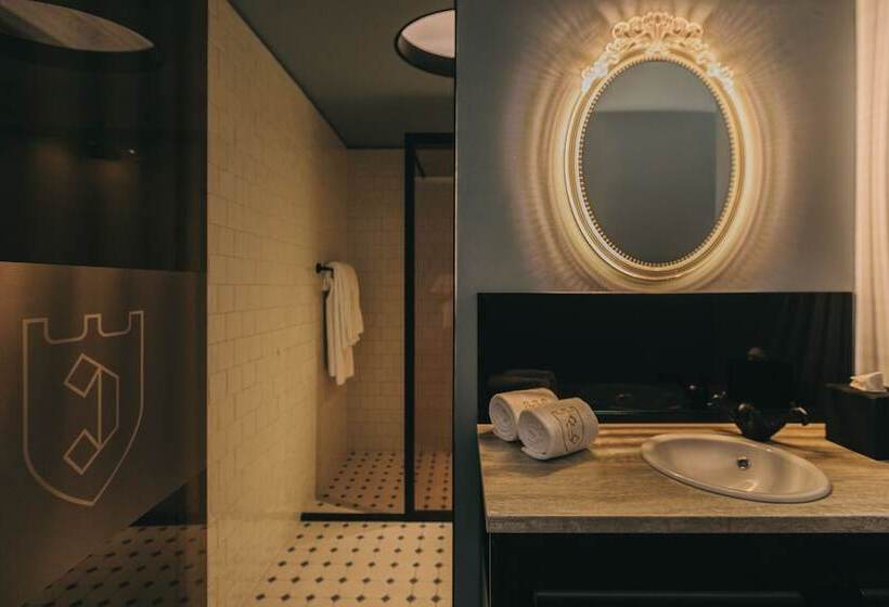 Classic room with balcony, Torel Royal Court