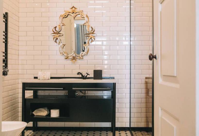 로얄 룸, Torel Royal Court