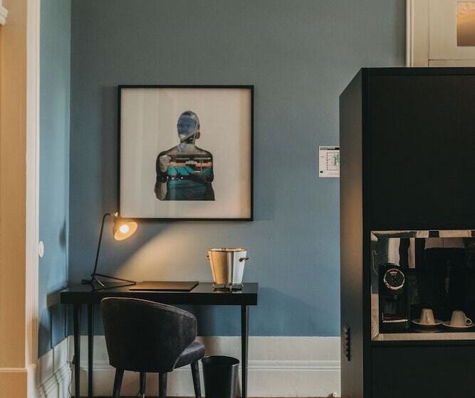 로얄 룸, Torel Royal Court