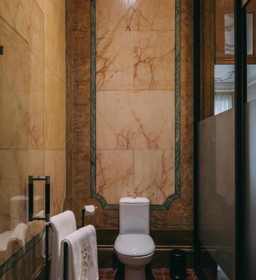 스탠다드 룸, Torel Royal Court