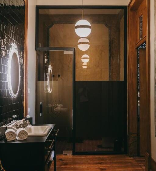 스탠다드 룸, Torel Royal Court