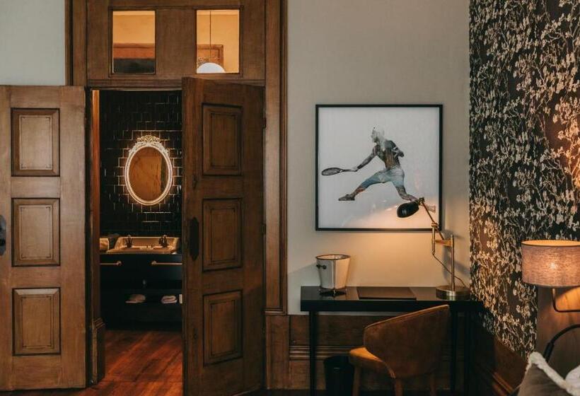 스탠다드 룸, Torel Royal Court