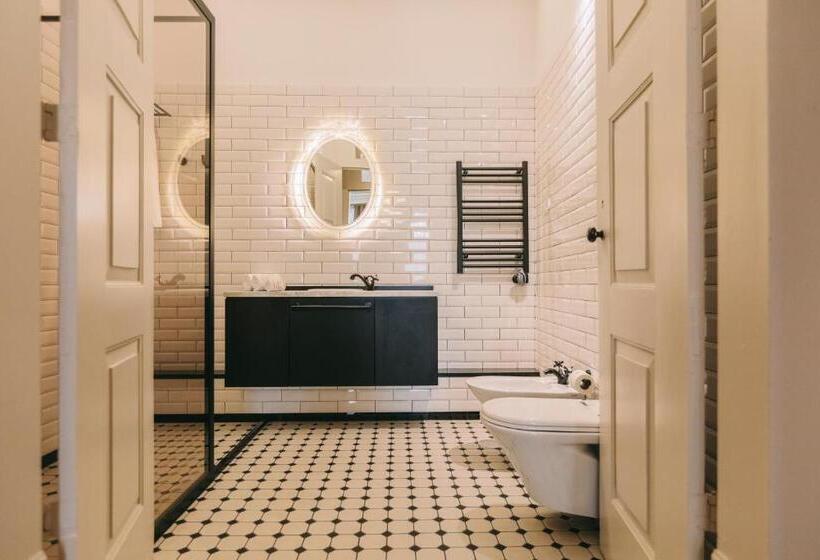 스탠다드 룸, Torel Royal Court