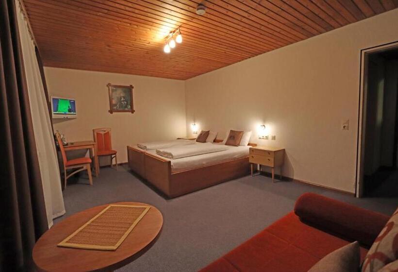 Quarto Familiar, Kreuz Höhengasthof